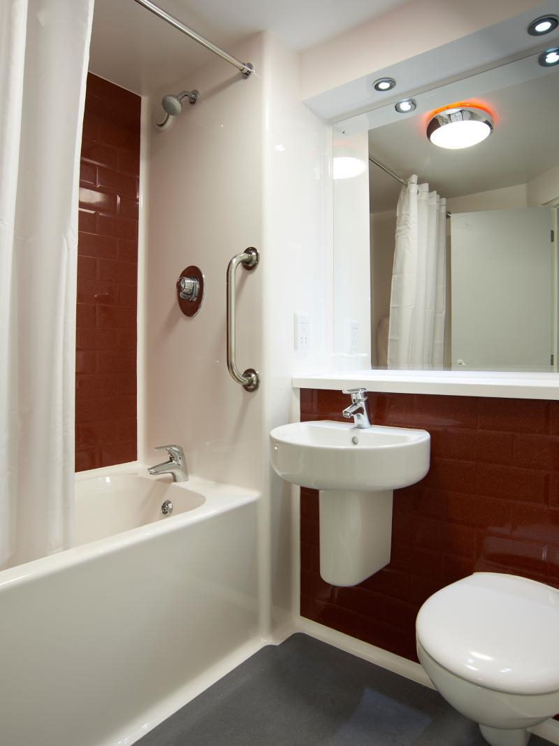 Travelodge London Crystal Palace Buitenkant foto
