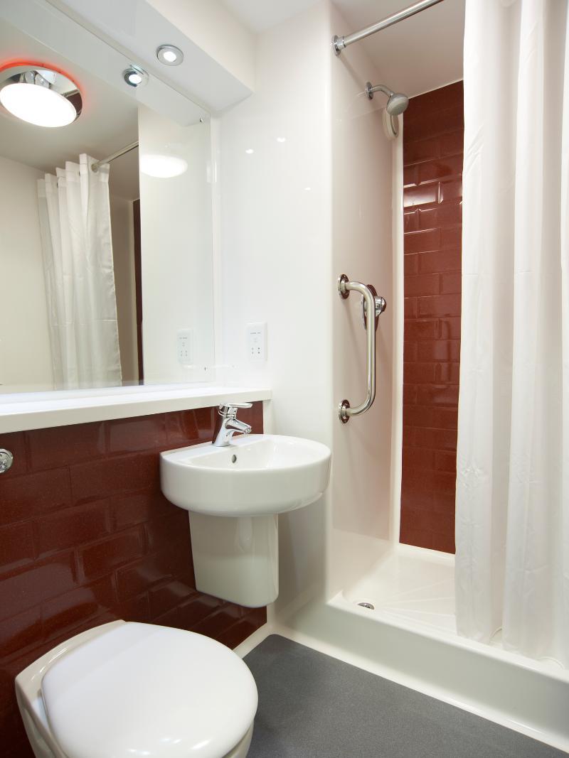 Travelodge London Crystal Palace Buitenkant foto